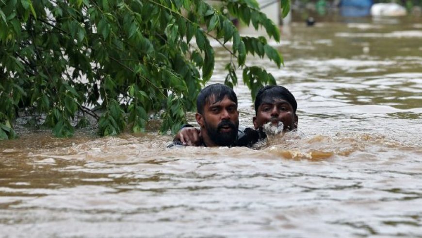 India: la ‘peor inundación del siglo’ deja hasta el momento 97 muertos
